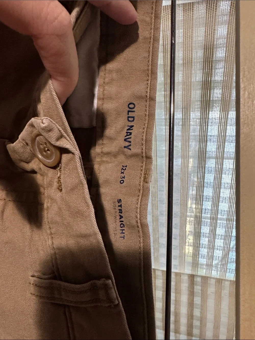 Old Navy Men's Chino Pants in Khaki